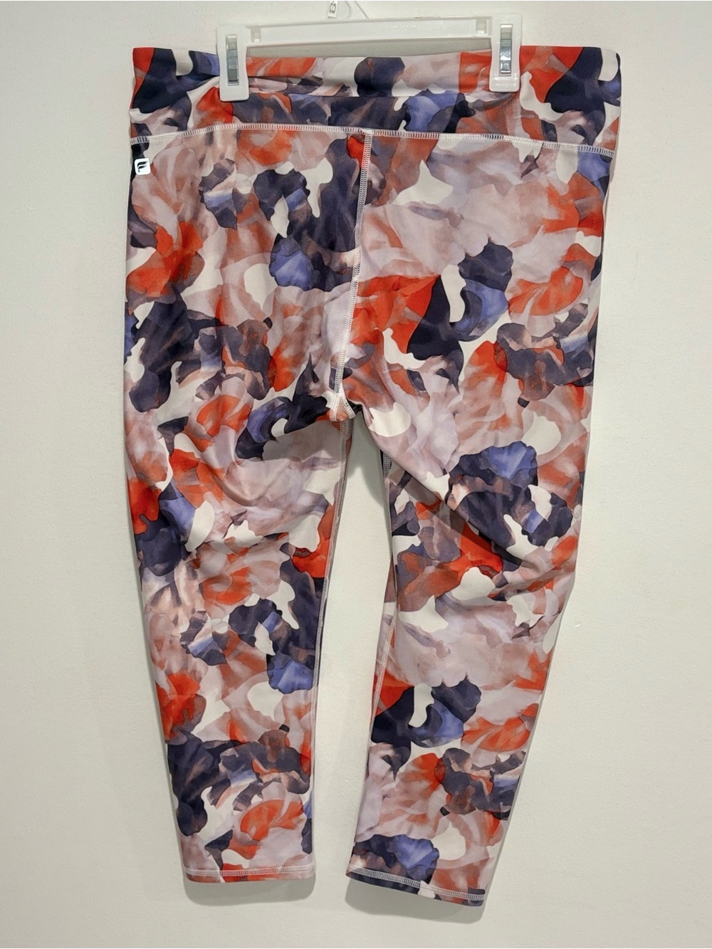 Fabletics Define PowerHold Mid-Rise Capri in Daydream Print - Picture 3 of 8